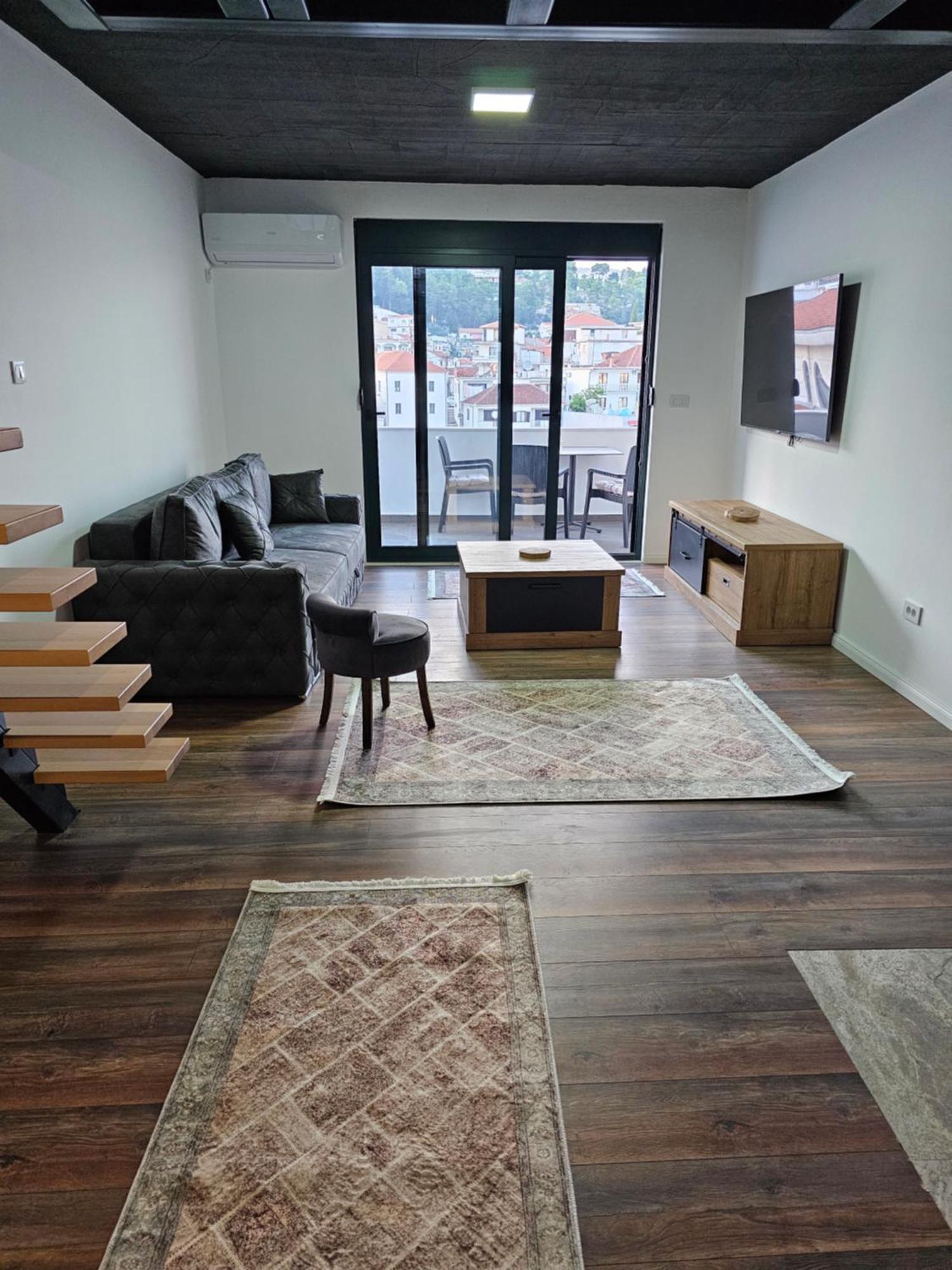 Apartments Ishmi In Center Of 울친 외부 사진