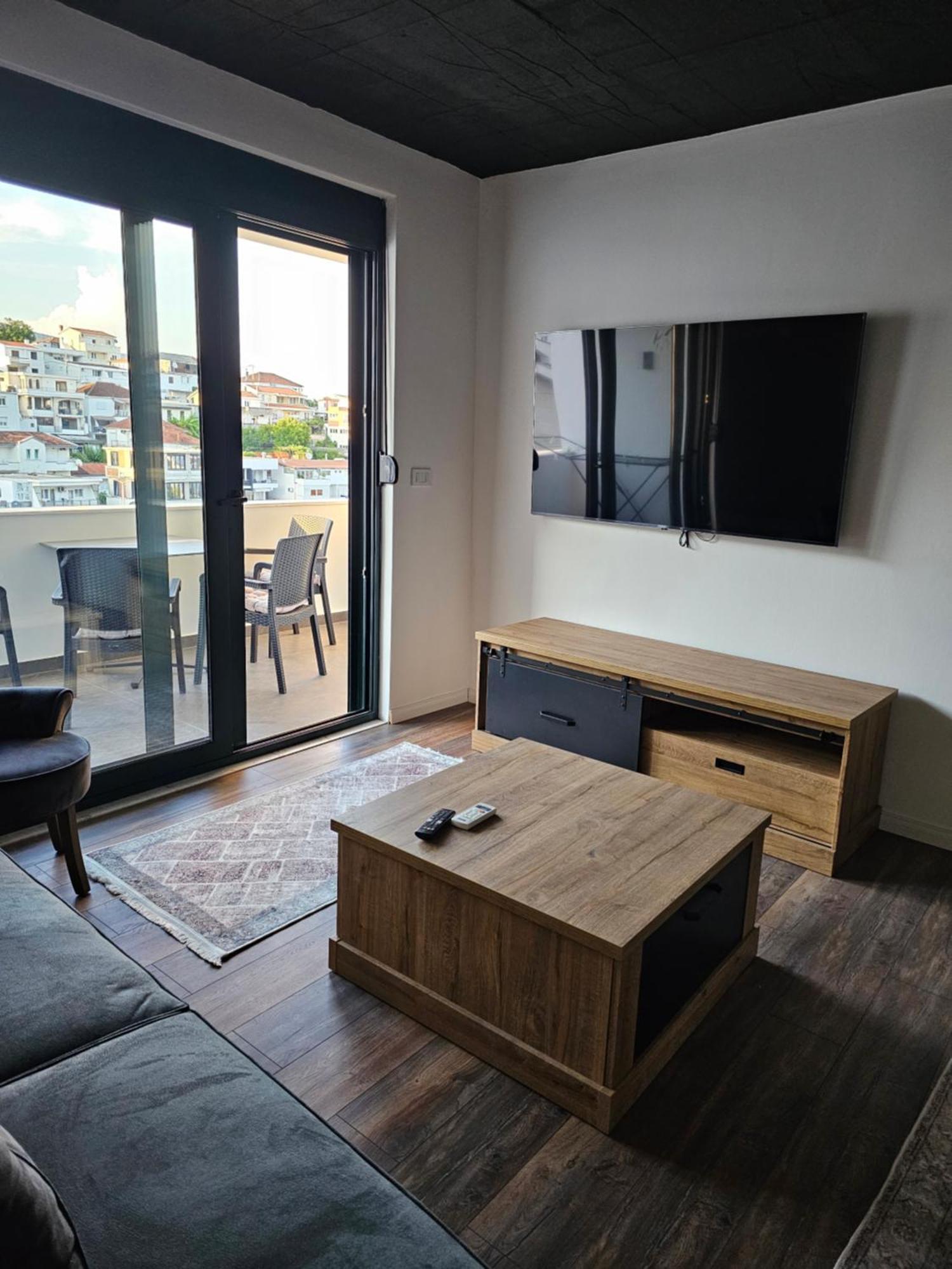 Apartments Ishmi In Center Of 울친 외부 사진