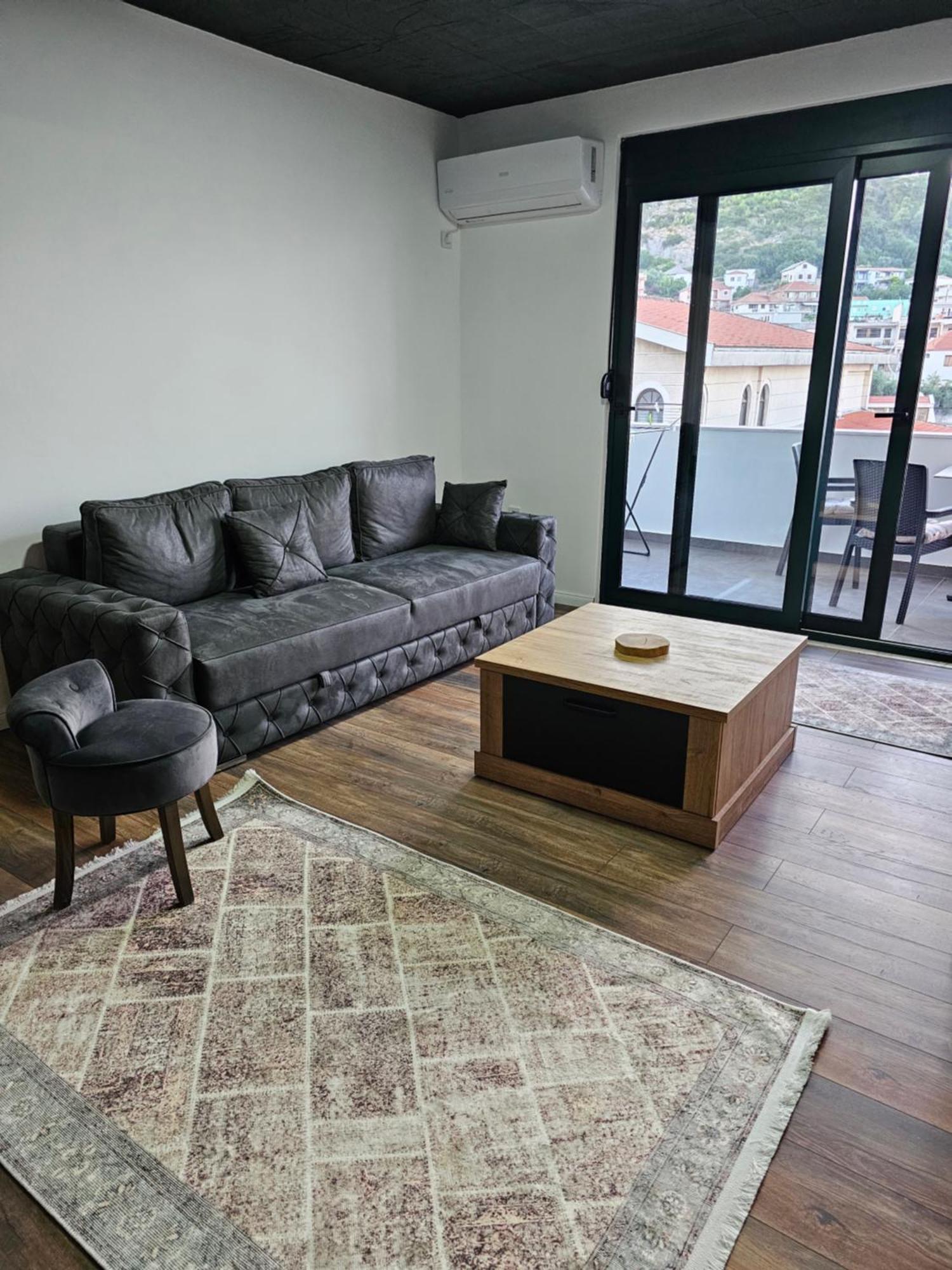 Apartments Ishmi In Center Of 울친 외부 사진