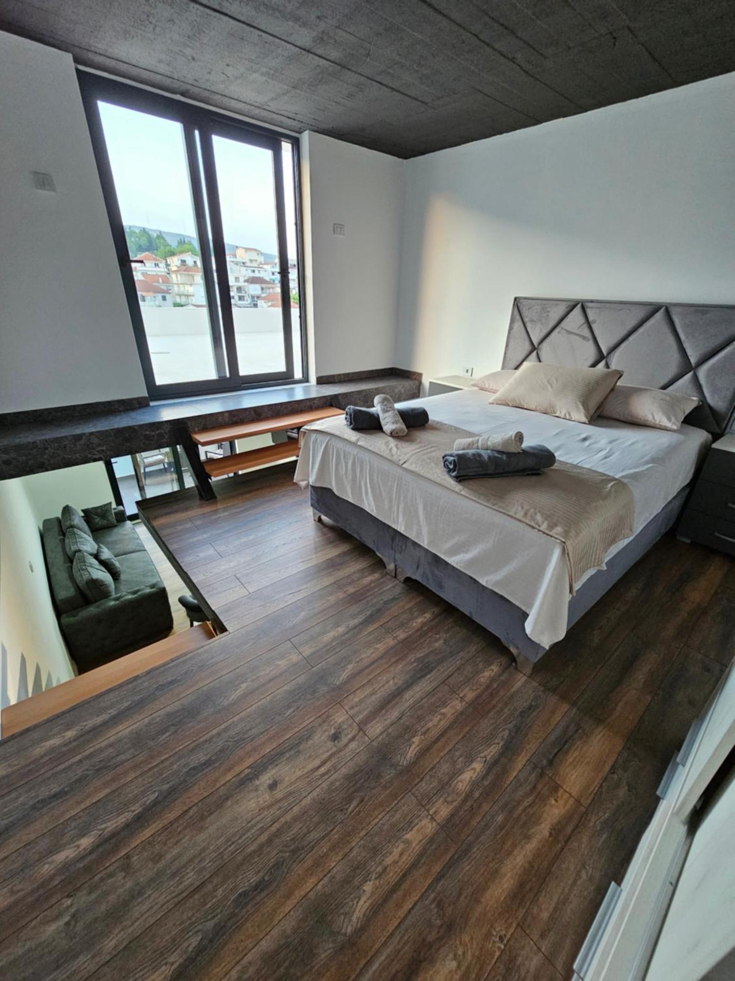 Apartments Ishmi In Center Of 울친 외부 사진